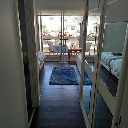 Homestay Parisian Sparkle Retreat Neuilly-sur-Seine