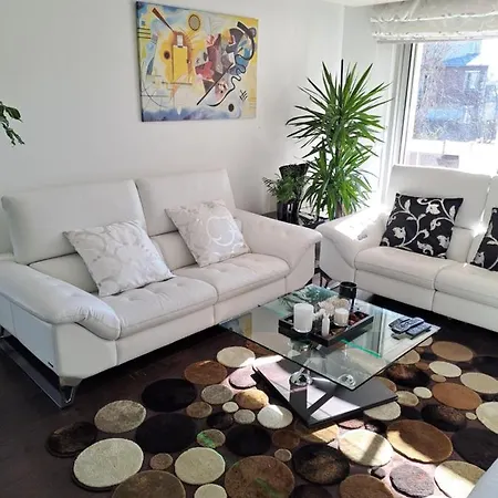Homestay Parisian Sparkle Retreat Neuilly-sur-Seine